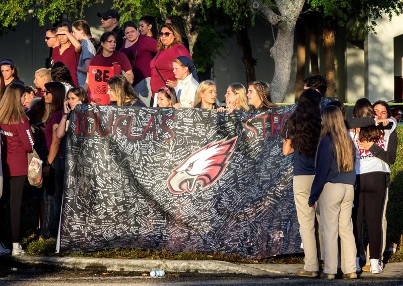 Los alumnos del instituto de Parkland vuelven a las clases tras la matanza .jpg
