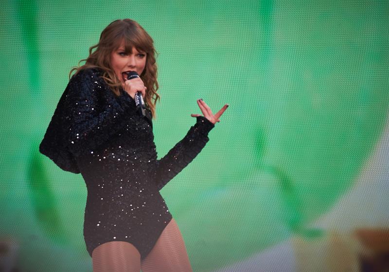 En la imagen, la cantante Taylor Swift
