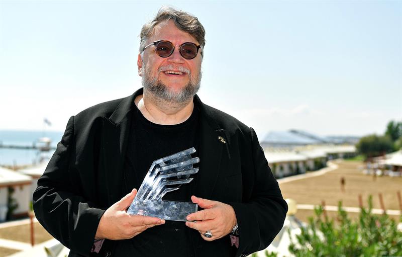 del toro.jpg