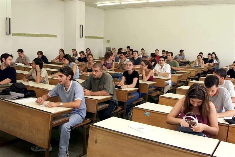 nica becas.jpg