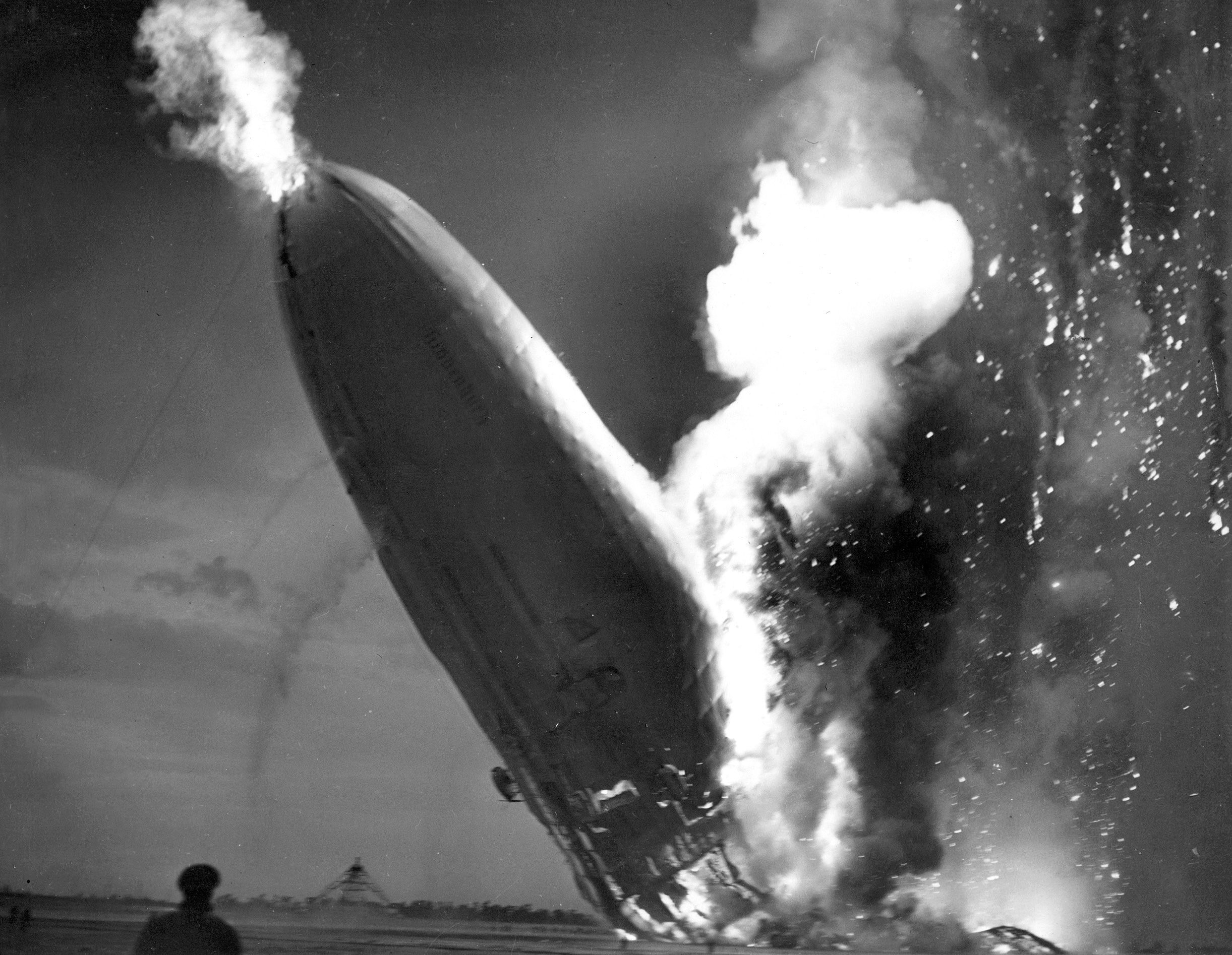 HISTORIA Hindenburg.jpg