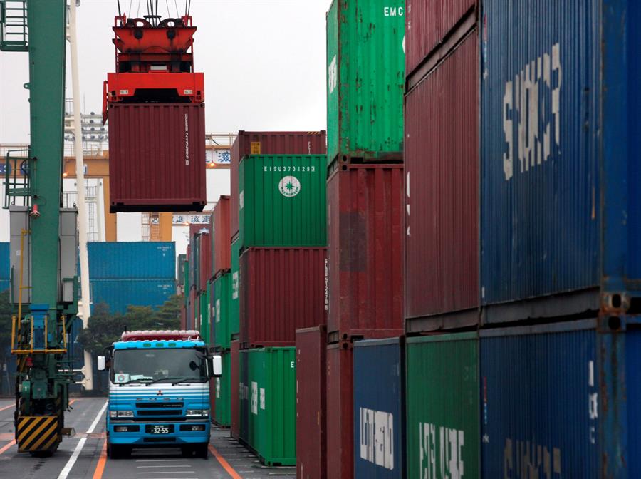 Shipping Containers.jpg