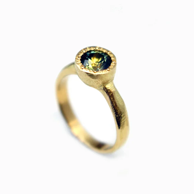 18k Gold Bezel Ring with Parti Sapphire