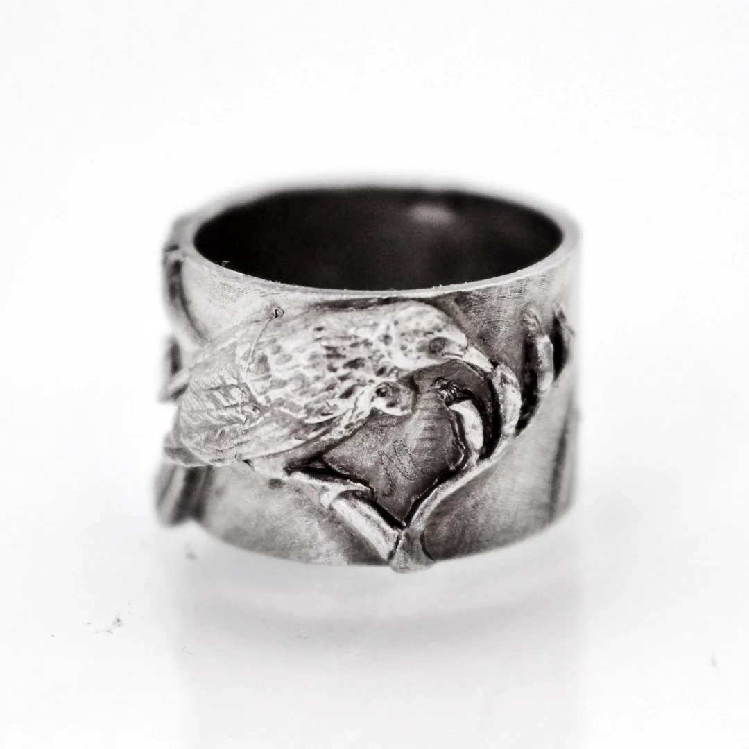 Tui in Flax Ring