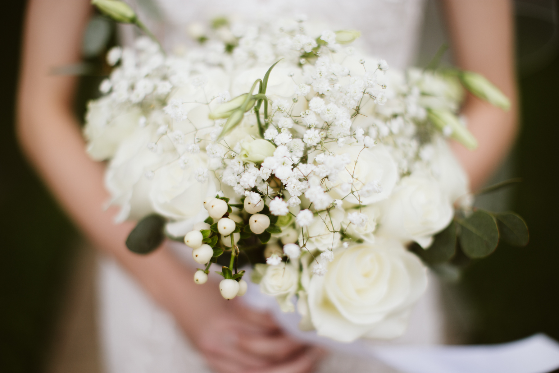 bridal portraits at a rainy summer wedding at brentwood hills church in Nashville, tennessee