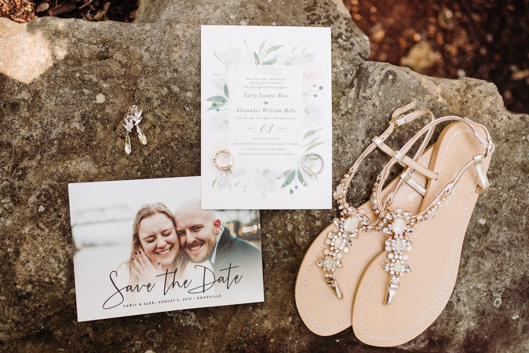 a sunny outdoor wedding at hunter valley farms in knoxville tennessee