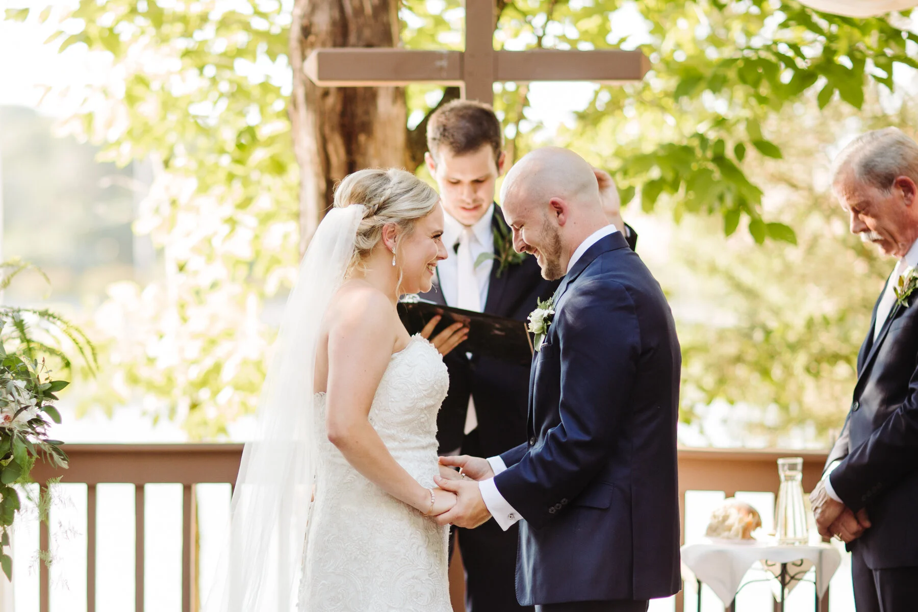 sunny outdoor wedding at hunter valley farms in knoxville tennessee