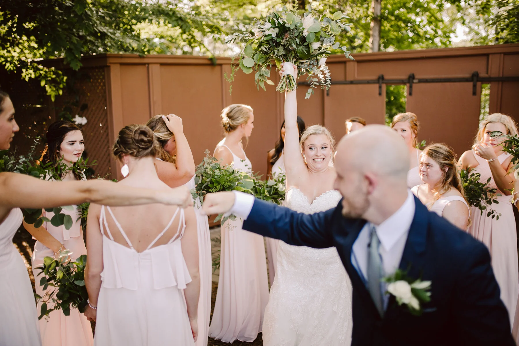 sunny outdoor wedding at hunter valley farms in knoxville tennessee