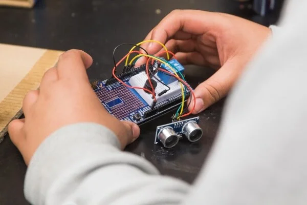 Bits to Bots: Lessons in Arduino