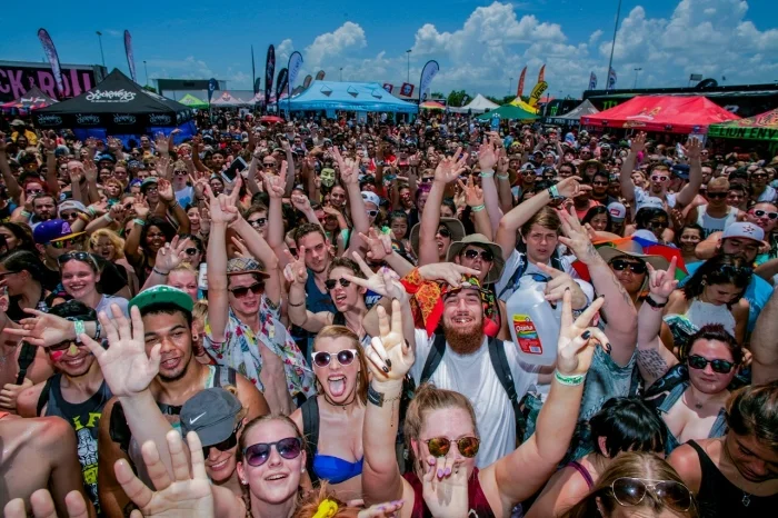 hou_mus_20150626_vanswarpedtour_marcotorres_0010.jpg