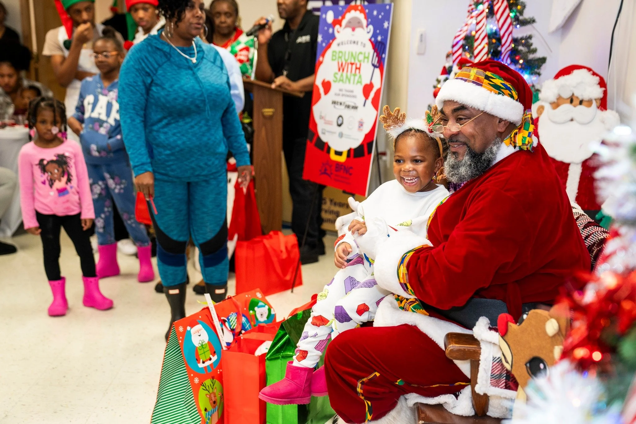 Brunch with Santa for single-parent families in Buffalo