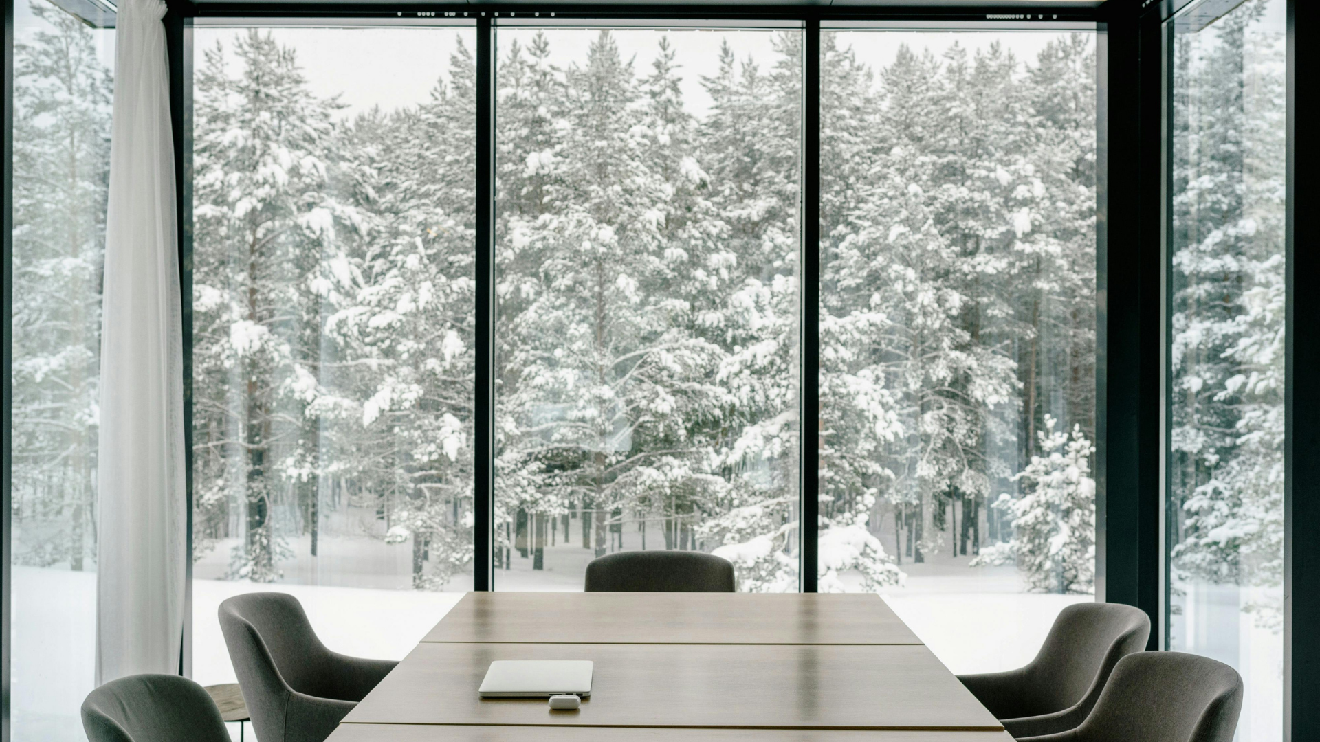 From Holiday Mode to New Year Focus: Energy Management for High-Performing Leaders