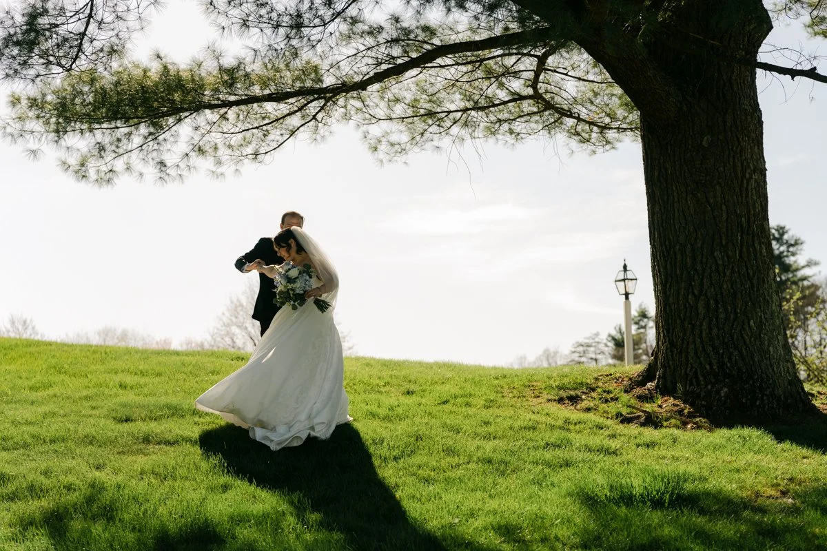 Spring wedding at the Publick house in Sturbridge MA, with Lea Jones