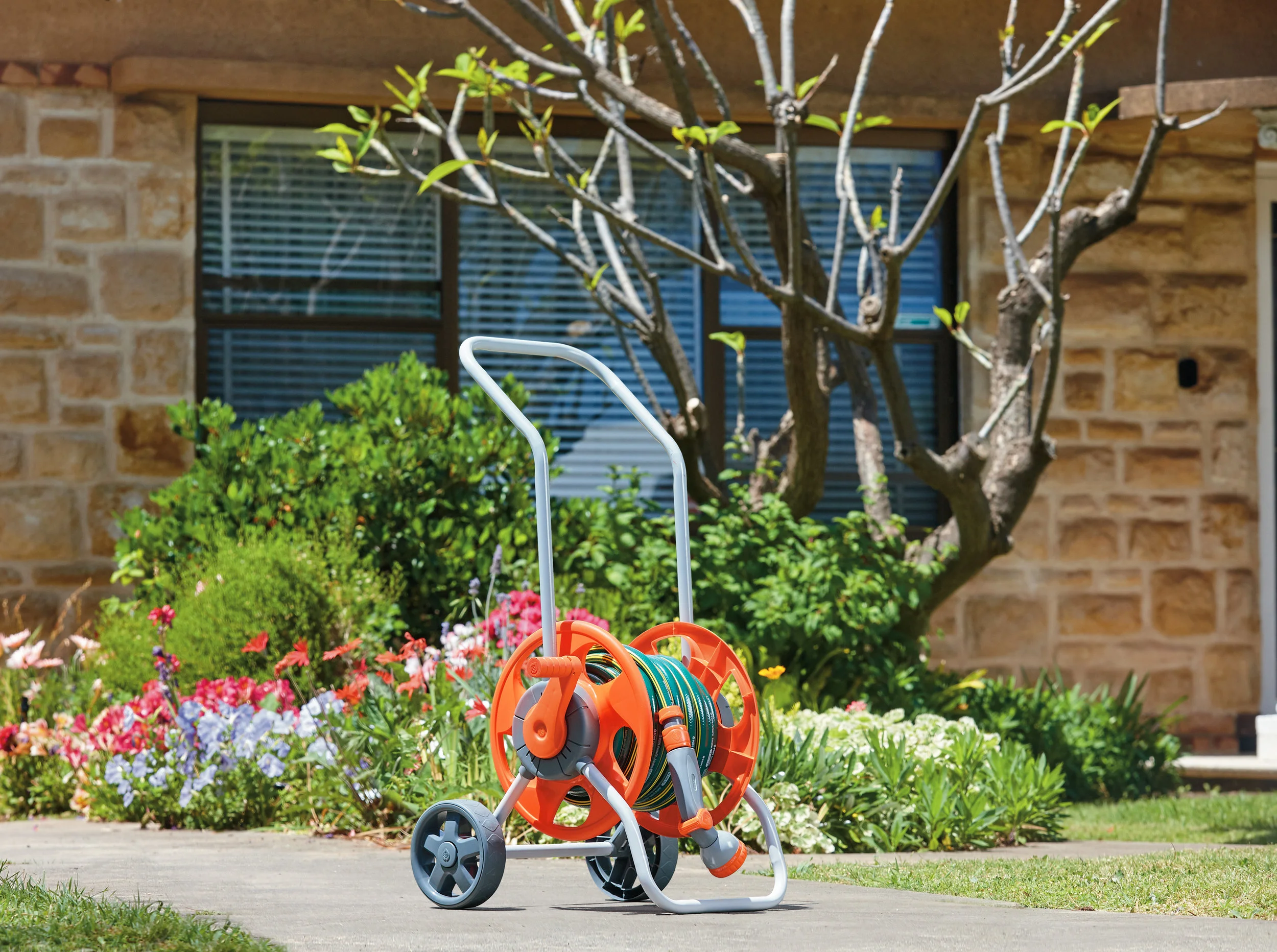 1010577 Handy Hose Cart_in situ_1_NOV17_Version A.jpg
