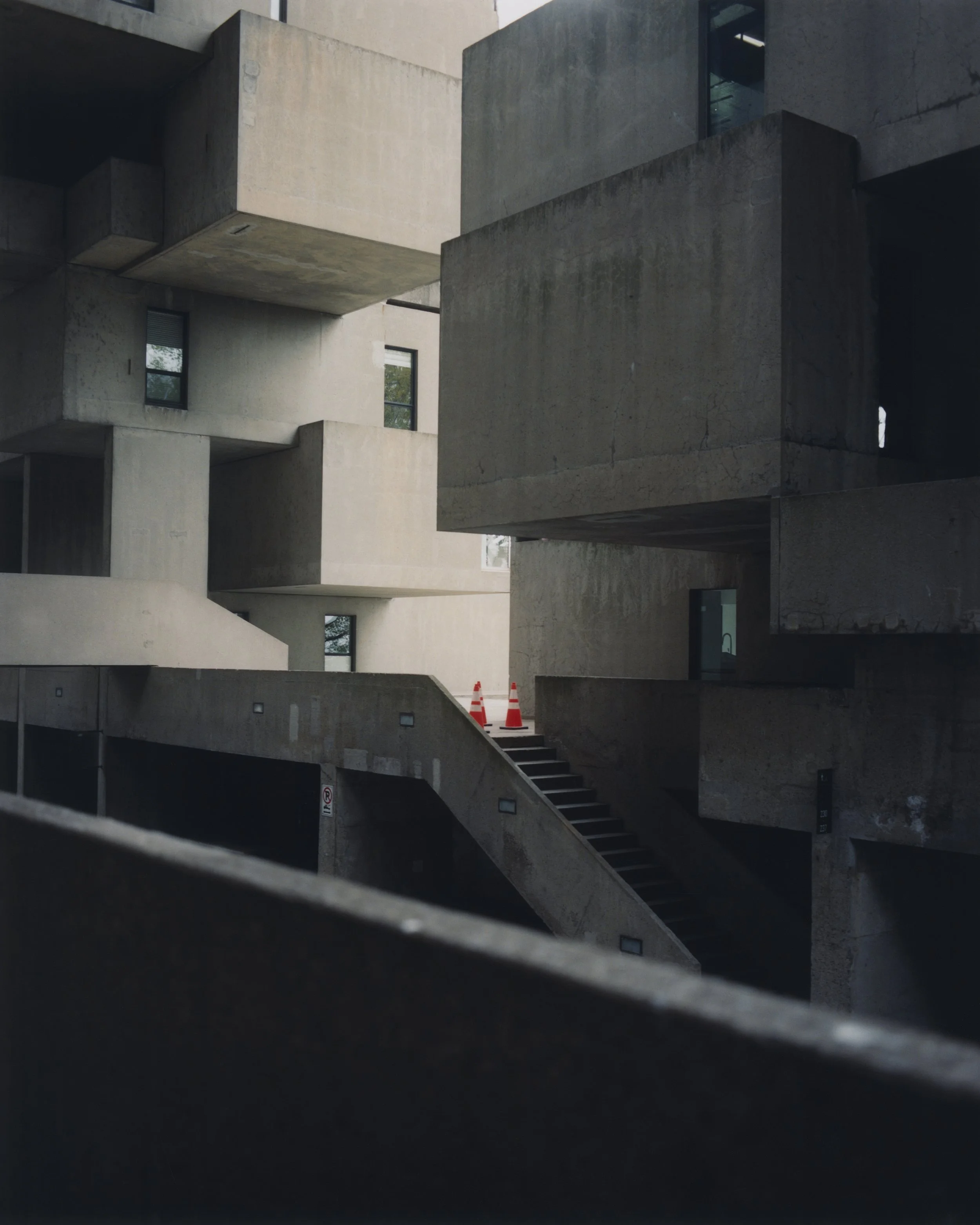 Habitat67 (2) crop.jpg