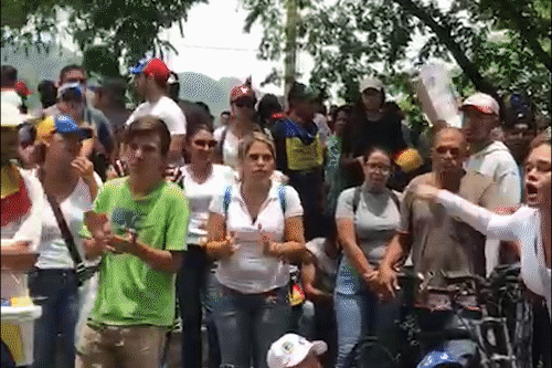 WhatsApp Video 2019-12-06 at 1.43.09 PM.gif