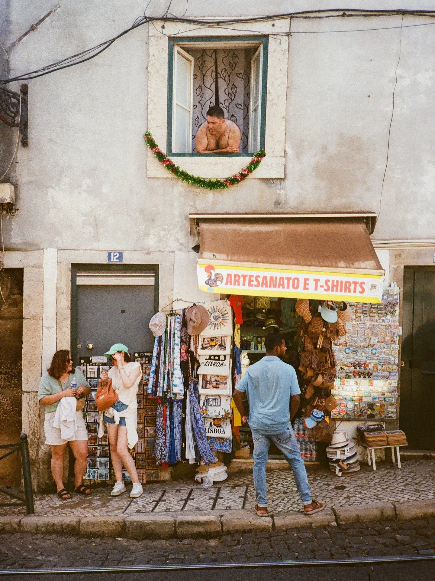 There&rsquo;s a lot to process here 👀 

#shotonfilm #35mmfilm #konica #streetphotos #travelphotos