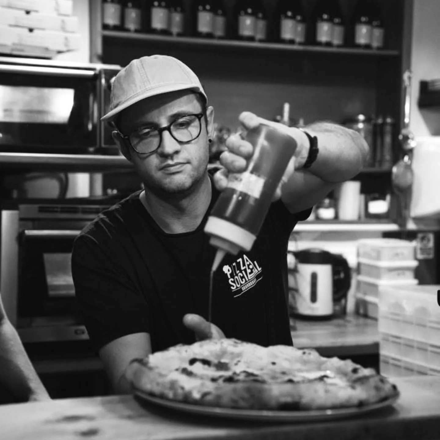 ITS SATURDAY AND WE ARE HERE FROM 1.
COME ON DOWN FOR SOME OF THE BEST PIZZAS IN TOWN.
LOADS OF SPACES FOR LUNCH, FILLING UP GOOD FOR THIS EVENING. 
COLD BEER, PIZZAS & PUDDINGS 
WHAT'S NOT TO LIKE 🍕🍕🍕
credit @harrogatefood for the snap ?