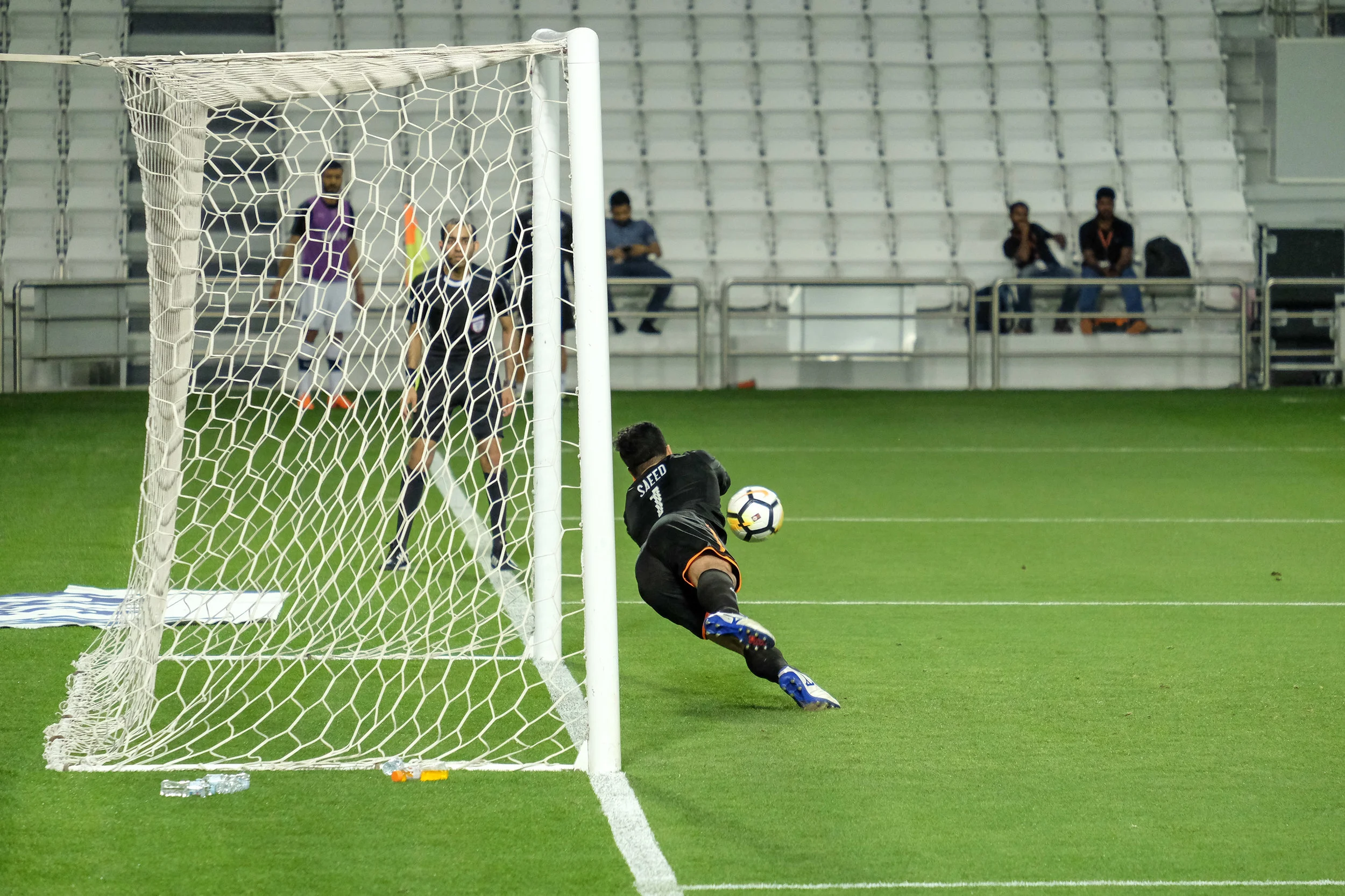 A rare Al Sadd shot that didn't go in during the game against Al Kharitiyath.&nbsp;