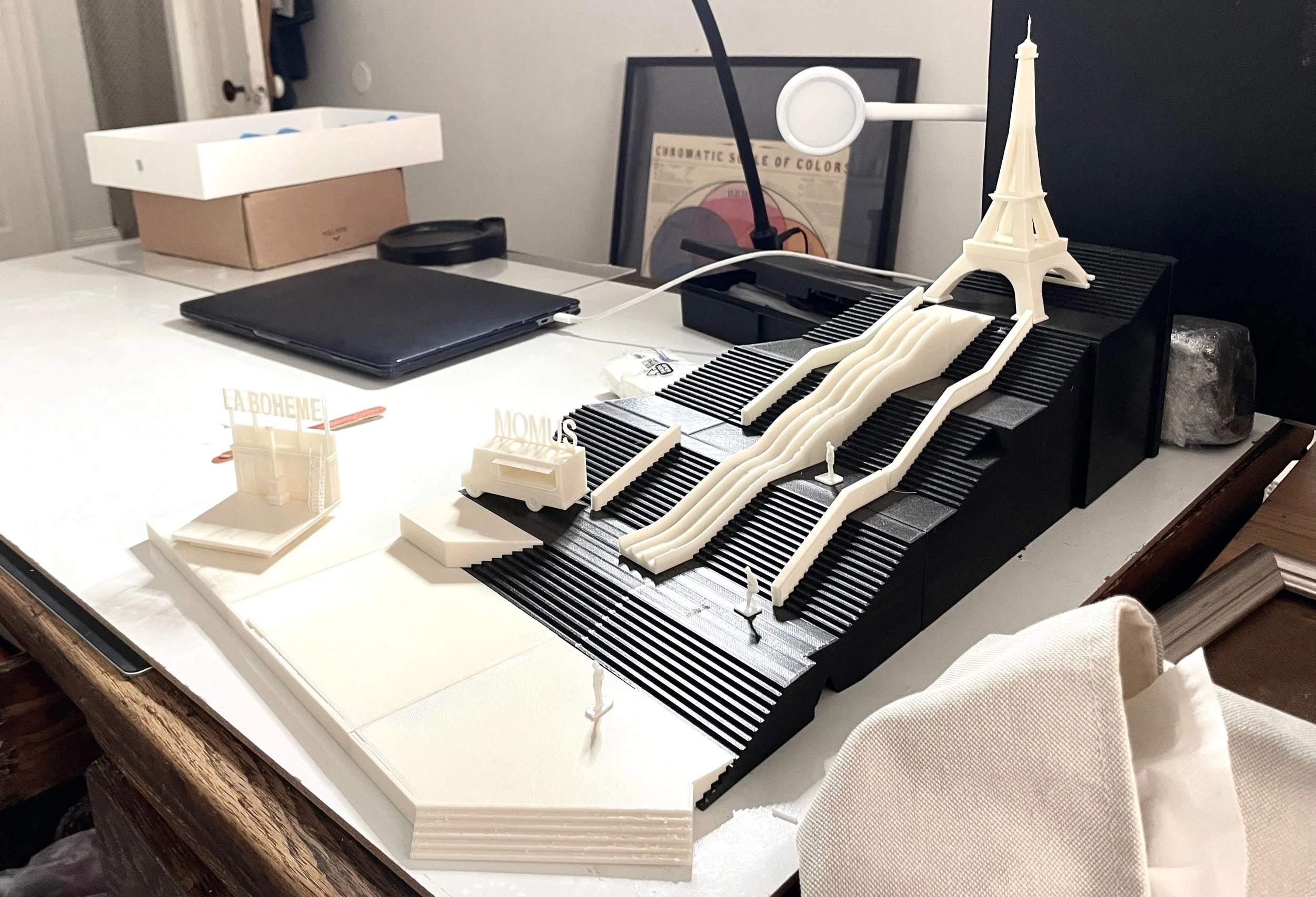 La Boheme White Model 1:100