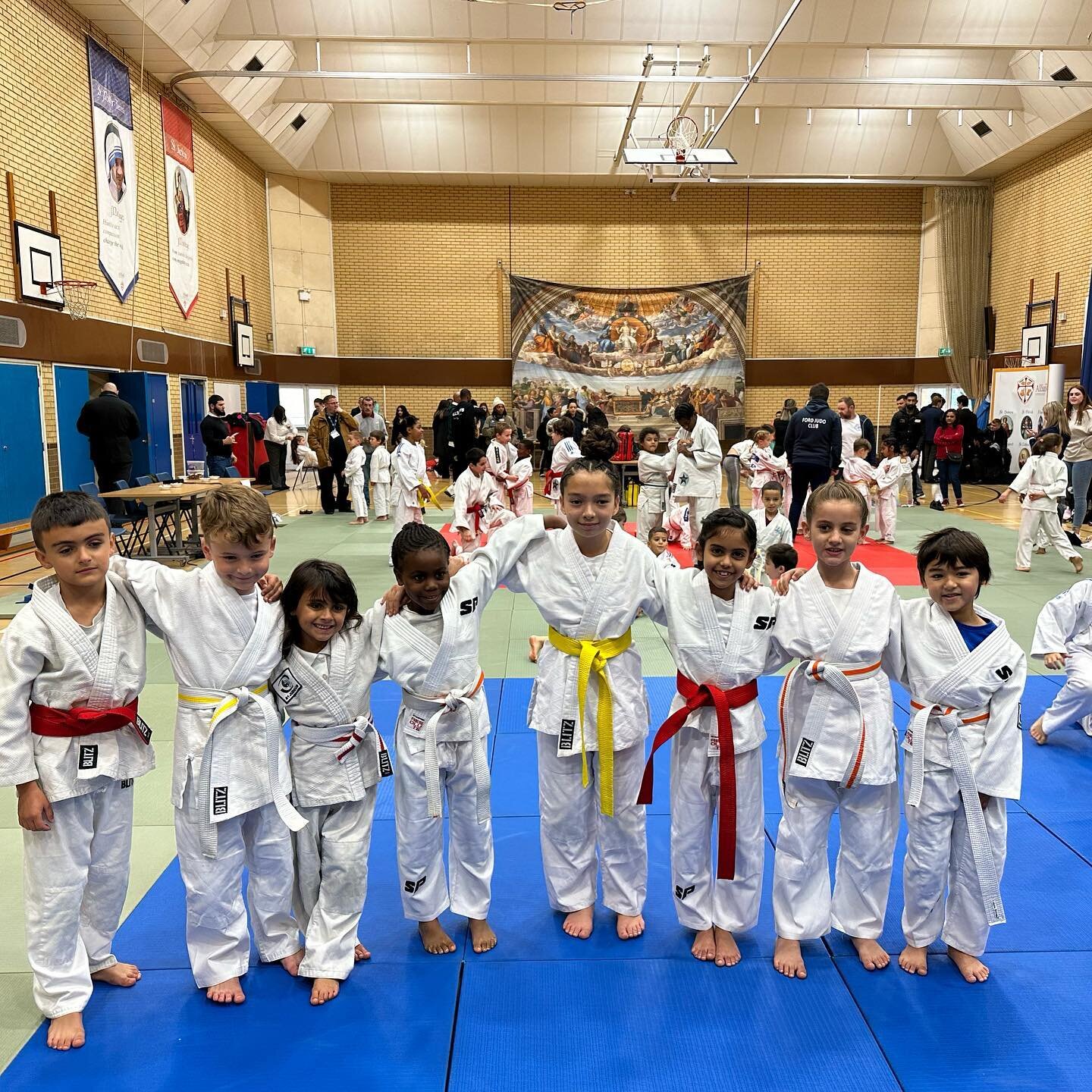 Busy day today with 17 fighting at the East London Development event! Everyone worked so hard, proud of everyone today especially those who did their first competition!! 💪🏻❤️

Matvei 🥇
Noah 🥇
Nukuto 🥇
Zafoorah 🥇
Raj 🥇
Junaid 🥈
Mustafa 🥈
Plat