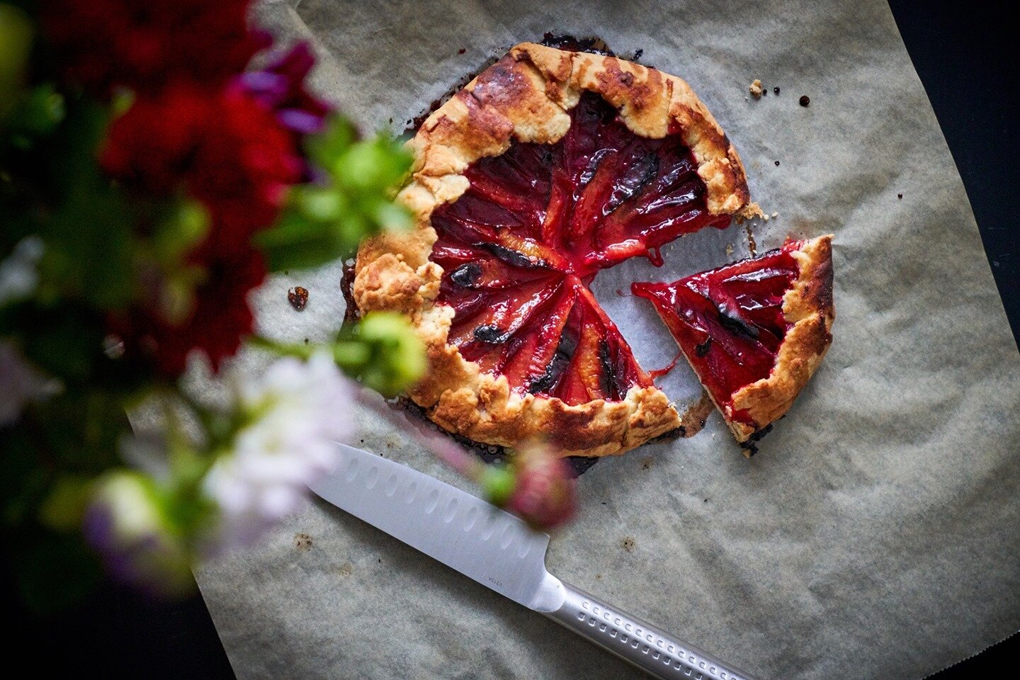 Summer fruits, are you ready to be part of my sugar-free galette recipe? 🍑⁠
⁠
⁠
#galette #galettes #f52grams #feedfeed #foodphotography #f52gramsfoodpic #eeeeeats #huffposttaste #thekitchn #dessertporn #desserttable #dessertlover #dessertoftheday #f