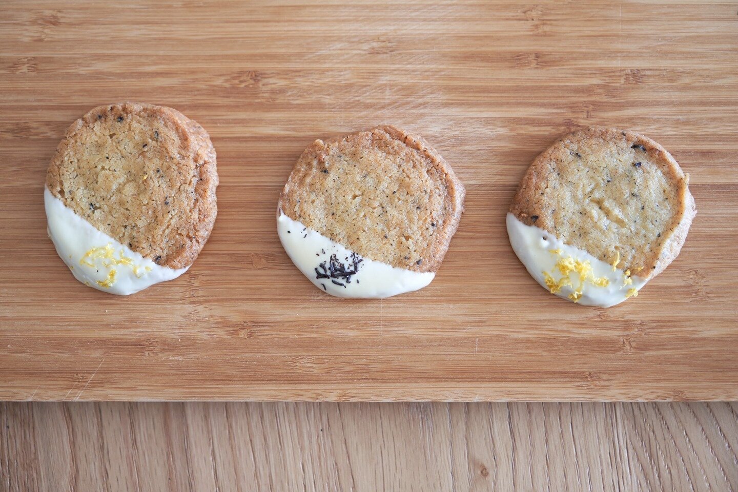 COOKIES NOM NOM NOM! Cookie monster would love these, and so will you. Earl grey cookies. Make them fancy by dipping in white chocolate and topping with a little earl grey or lemon zest. ⁠
⁠
⁠
#incarinaskitchen #foodporn #foodie #food #instafood #del