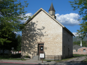 Feistiness and Faith - The Story of Ephraim's Relief Society Granary / Rhonda Lauritzen 