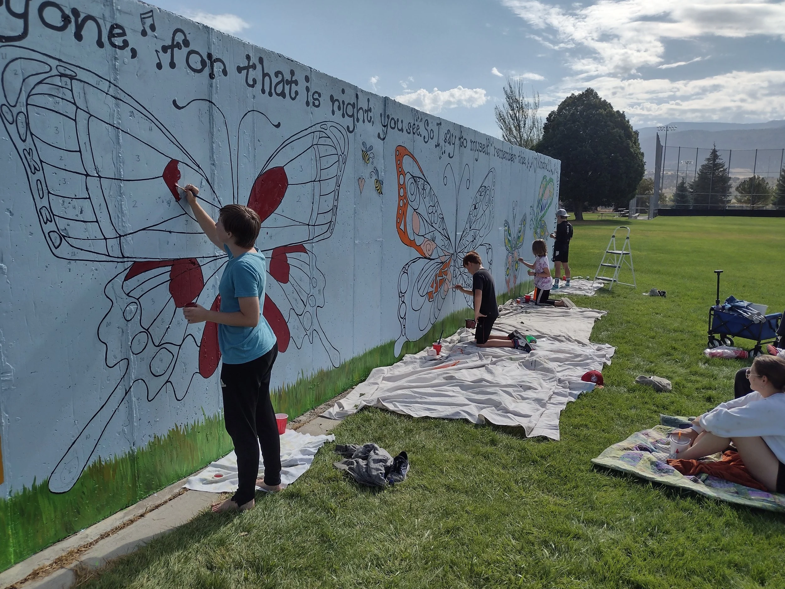 JULIE HUTCHINS ASH / Kindness Mural / Sanpete Kindness + Granary Arts 