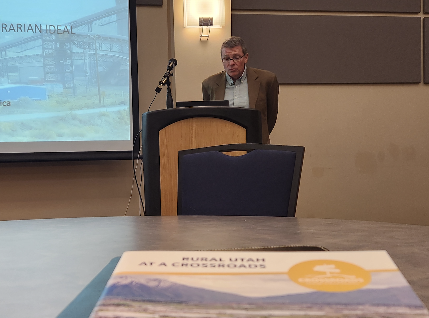 Crossroads Scholar Lecture / Greg Smoak