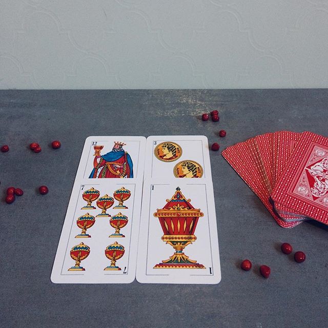 La baraja espa&ntilde;ola usadas para la adivinaci&oacute;n tiene una trayectoria milenaria al igual que las cartas del tarot #barajaespa&ntilde;ola #adivinacion #psychicreadings #fortuneteller