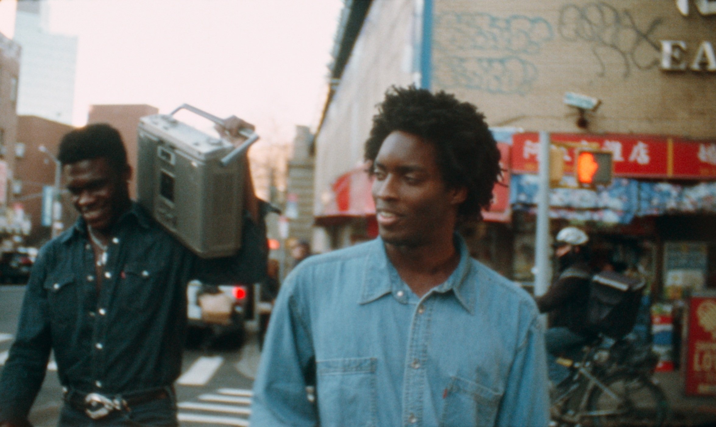 LEVI'S - MAKE IT YOUR OWN