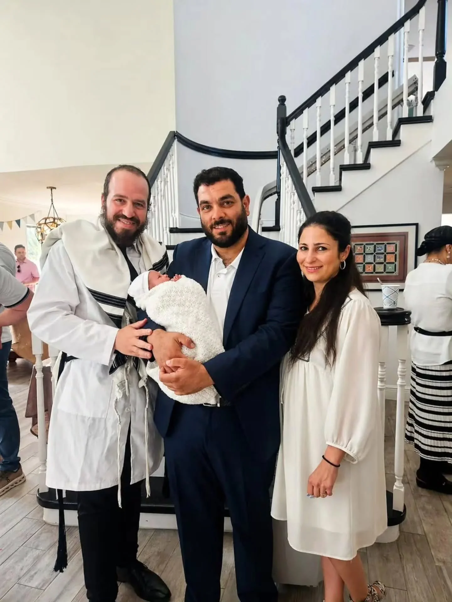 Mazal Tov Moe and Shana on the brit of beautiful Tzvi Avraham! May you raise him with health, happiness and Nachat ❤️