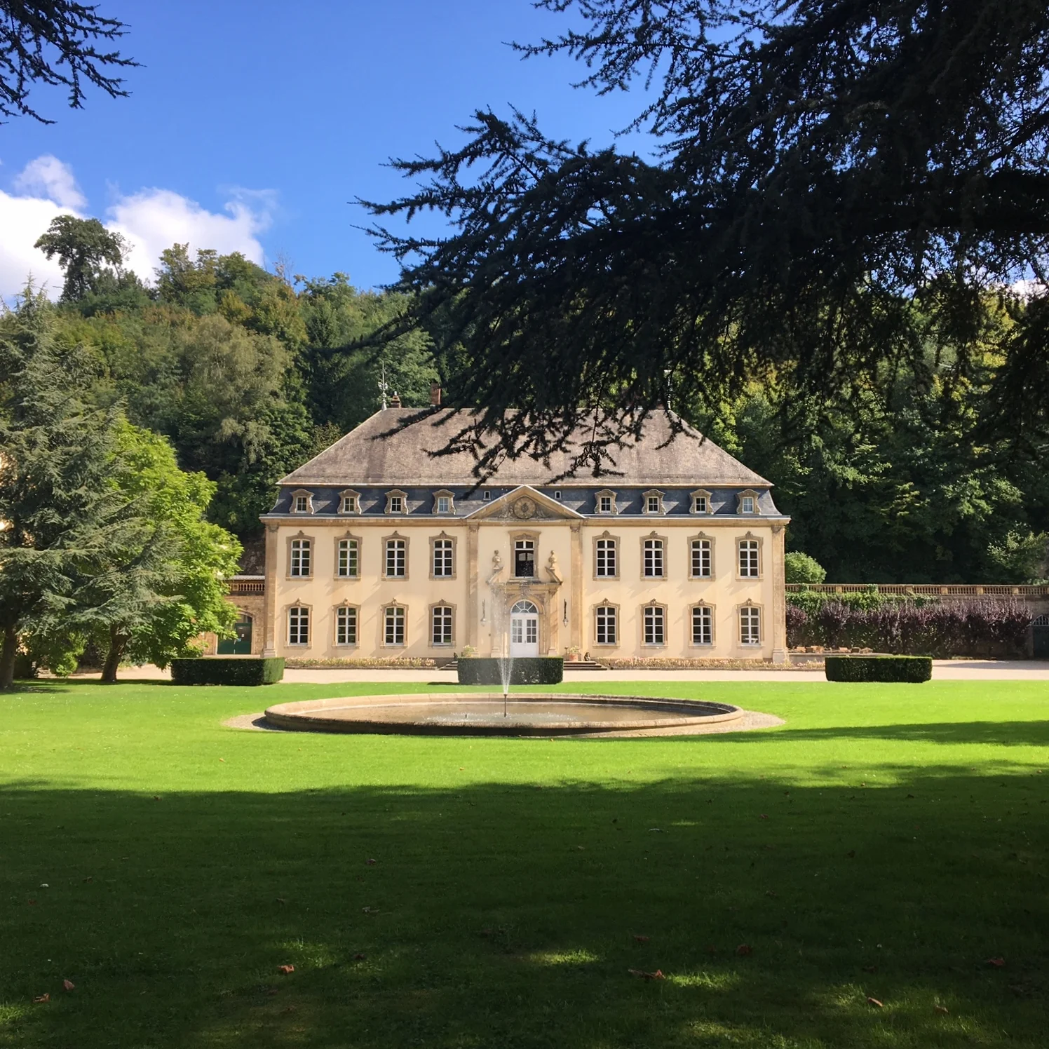 CASTLE CRUSH. CHÂTEAU SEPTFONTAINES IN LUXEMBOURG.