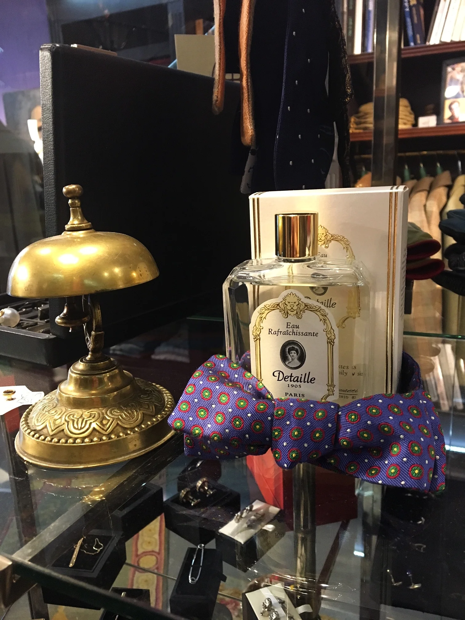 BASICS & BESPOKE. A STORE WITH STORIES AND STYLE.