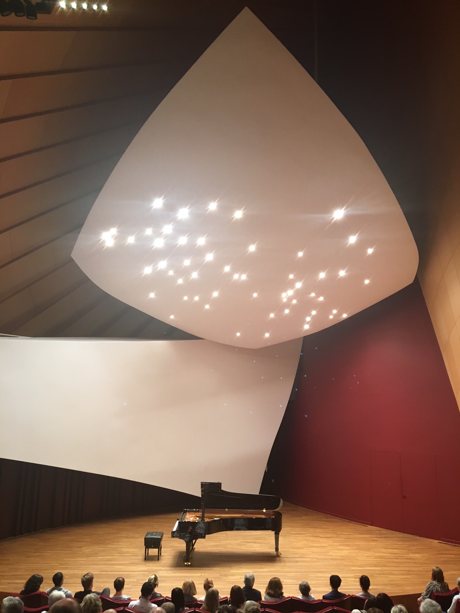 A SYMPHONY FOR ALL SENSES. Philharmonie Luxembourg & Tempo Bar.