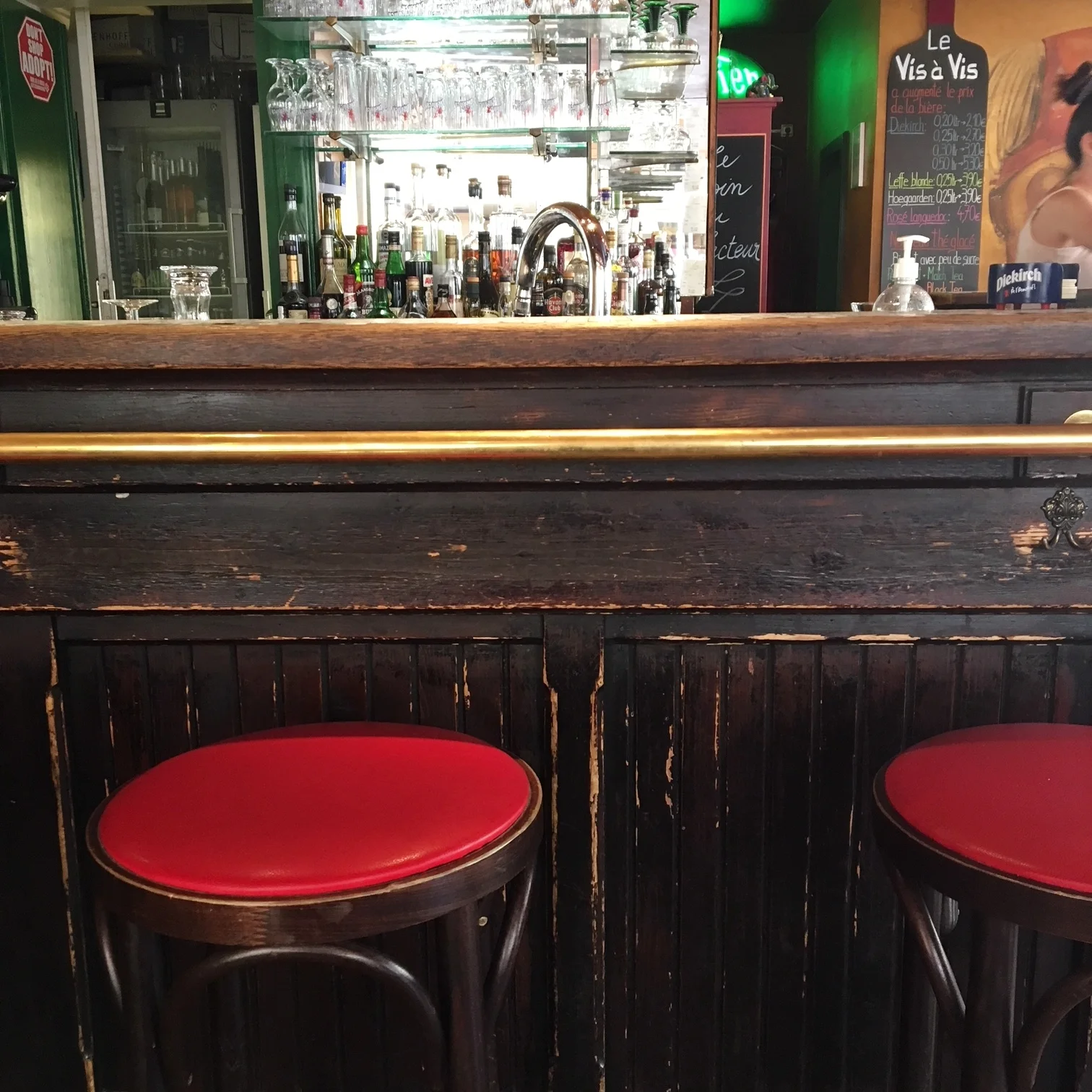 VIS-A-VIS. The classic corner bar each city needs.