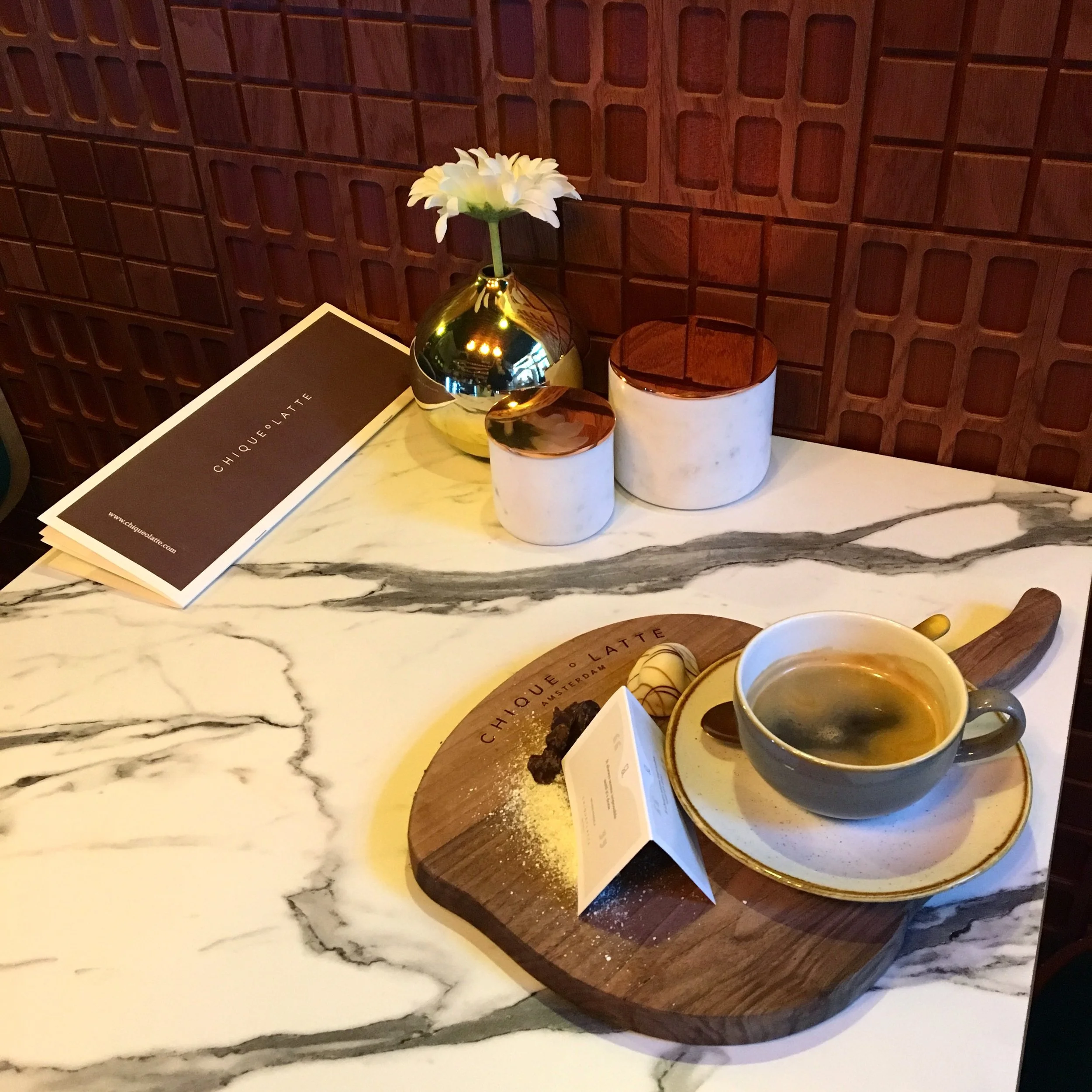 CHIC CHIQUE. O LATTE. 