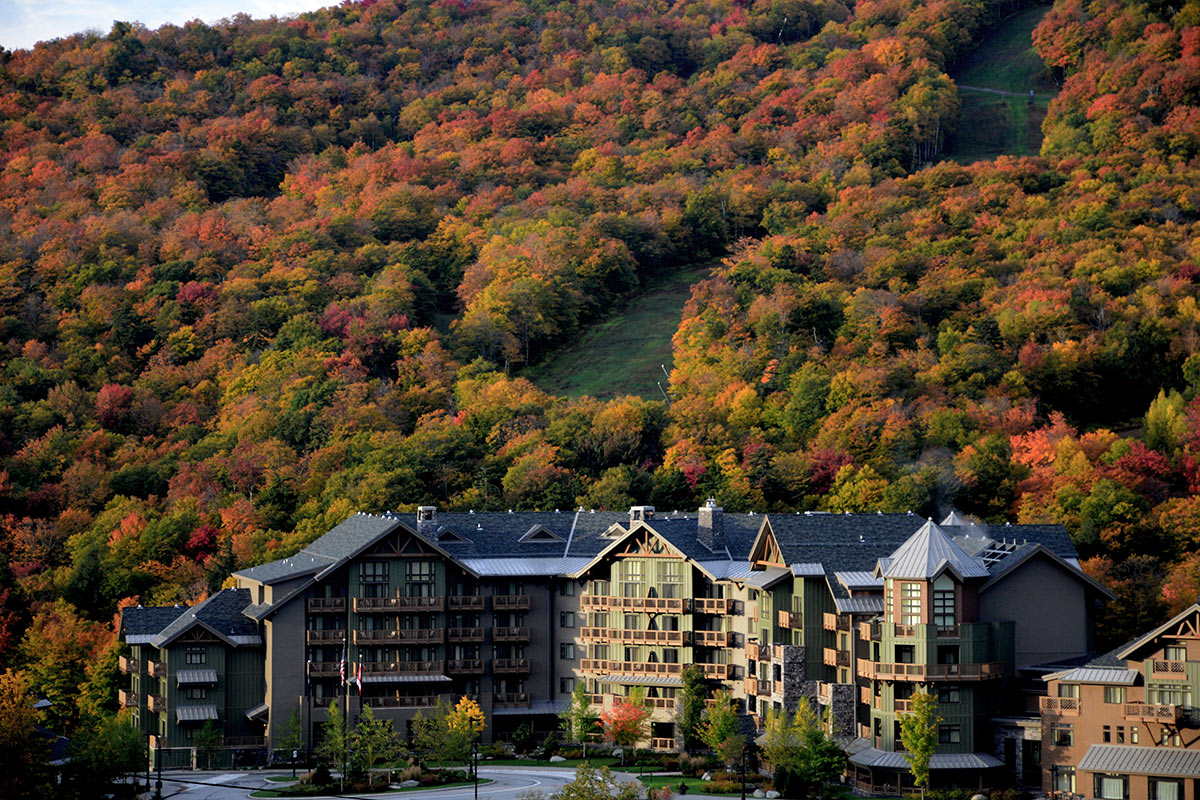 Stowe_Lodge_Ext_FallFoliage.jpg