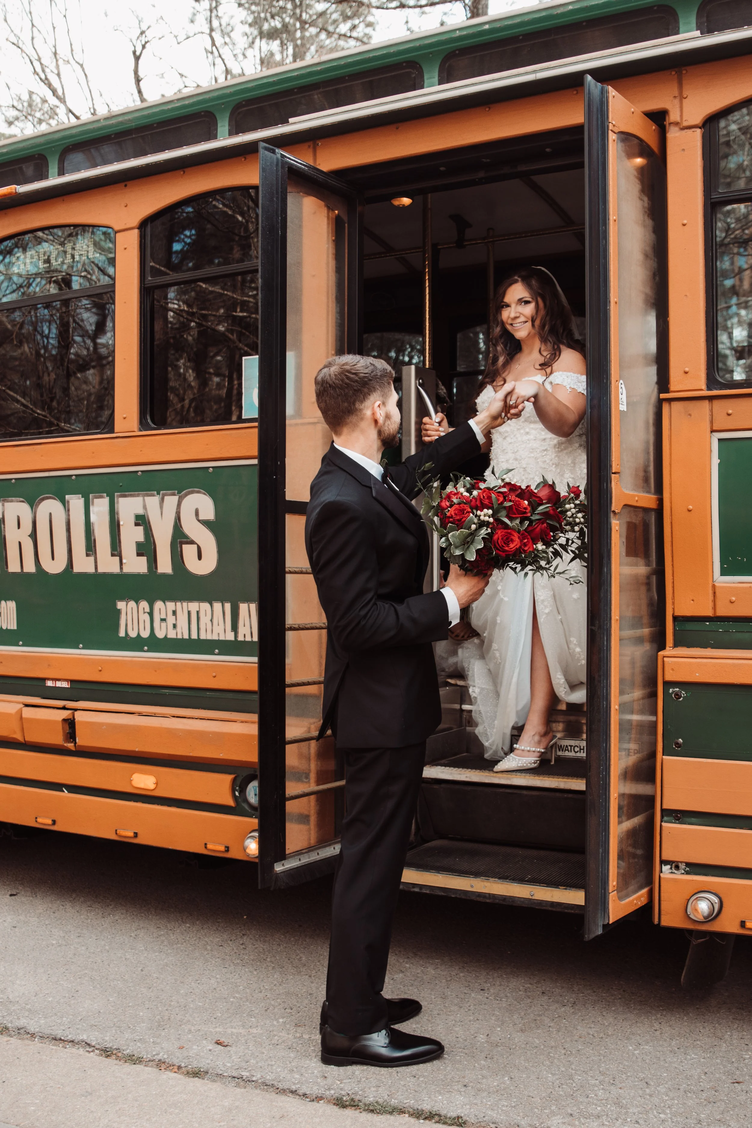Jordyn and Logan in Trolley.JPG