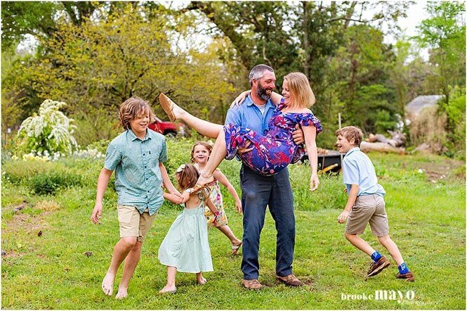 Spring is in the air!  Email us to find out more about our mini sessions! 
.
.
.
#spring #springfever #portraits #springportraits #family #familyportraits #familyphotography #familyphotographer #outerbanks #outerbanksncobx #obxnc #outerbanksphotograp