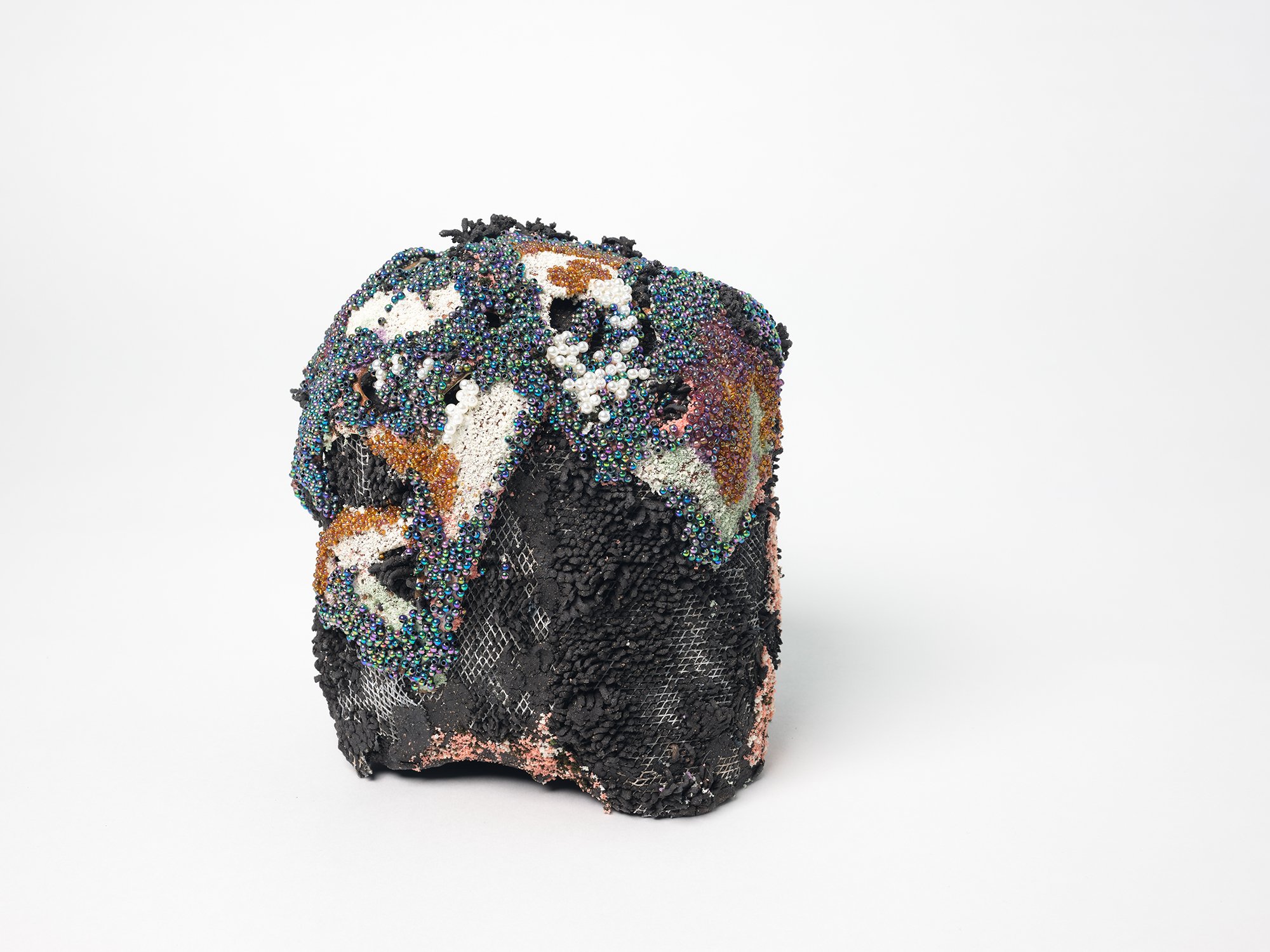 Fan-Ji, Earth Nidus 3 (stoneware, aluminium mesh, glaze, flocks, beads, 20 x 18 x 23cm)