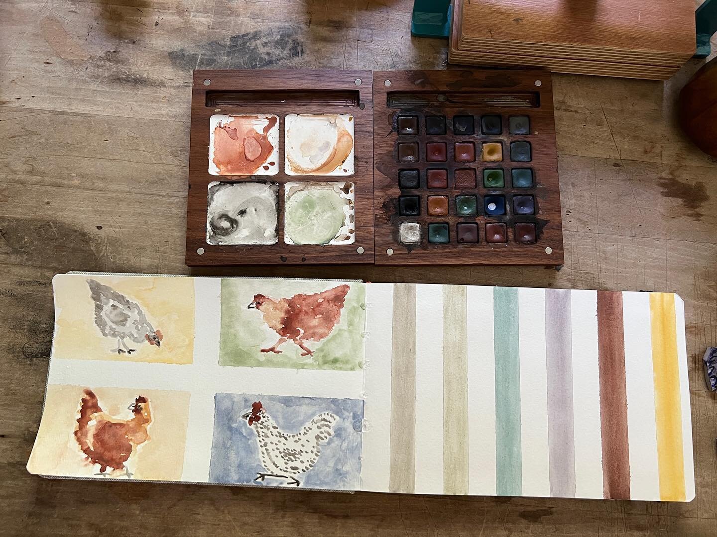 Some chickens and color profiling with inspiration from @annabrones and soul based watercolors from @theartofsoil 
❤️ 🐥