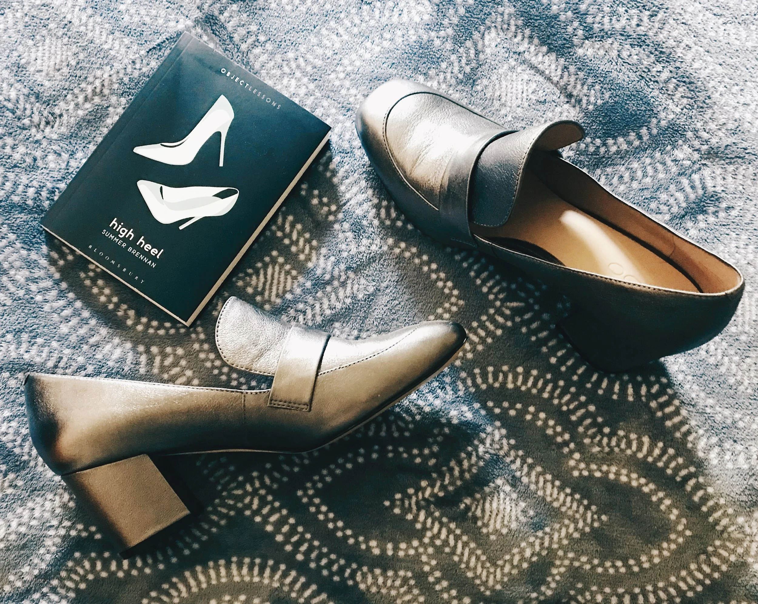 High Heel and the Solidarity of Women