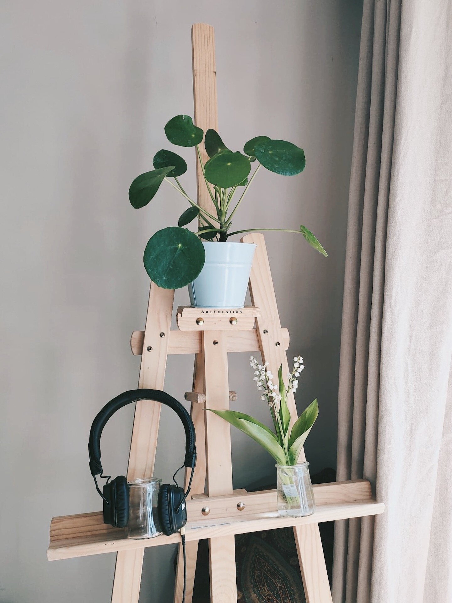 Radio, Someone Still Loves You 