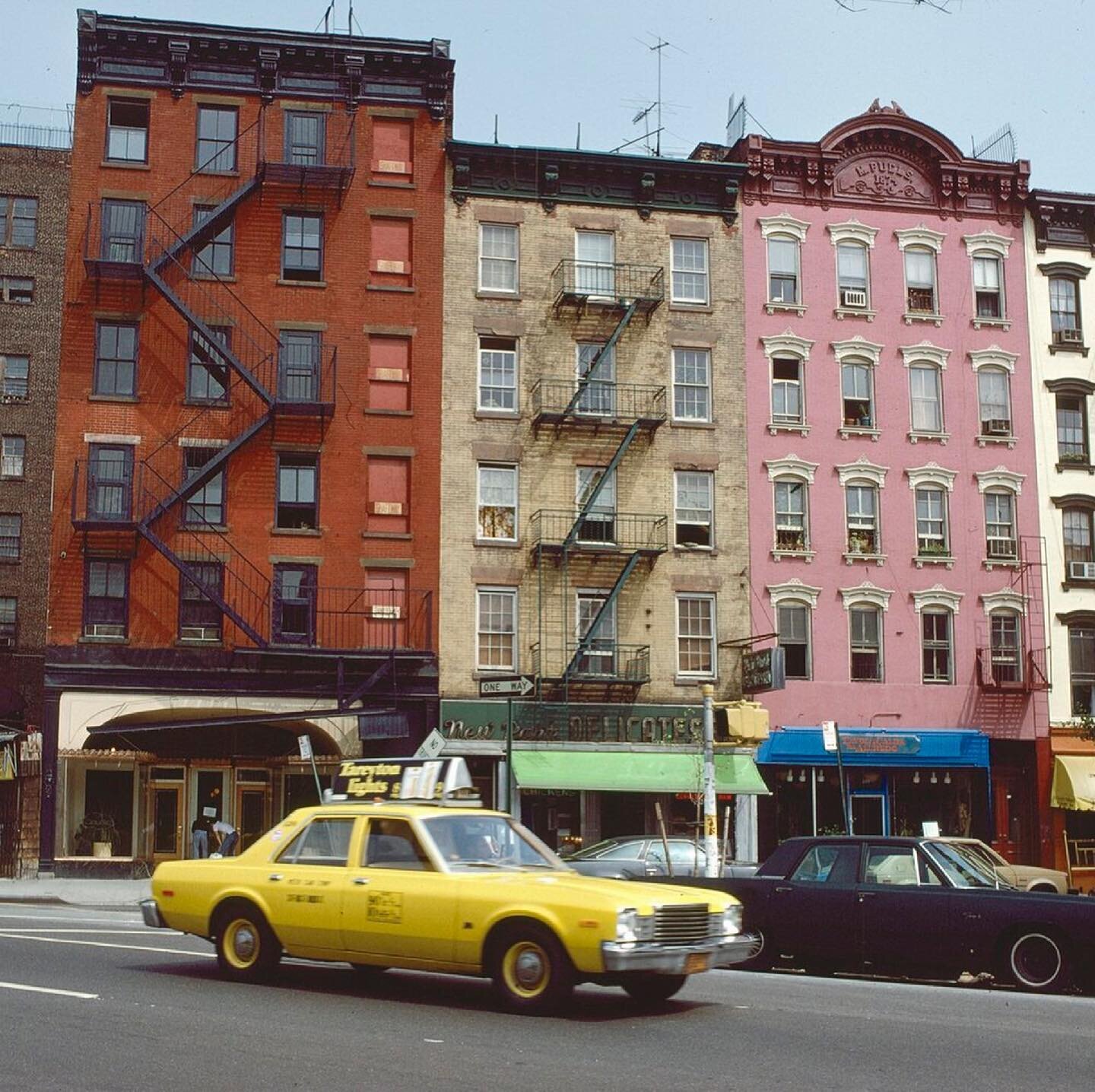 Media Editor @zgburnett reflects upon two documentaries about two women she should have already known about, and you should, too 🚕 #linkinbio 
.
.
.

#writer #writersofinstagram #writerscommunity #writersdesk #writers #writersofig #review #post #art