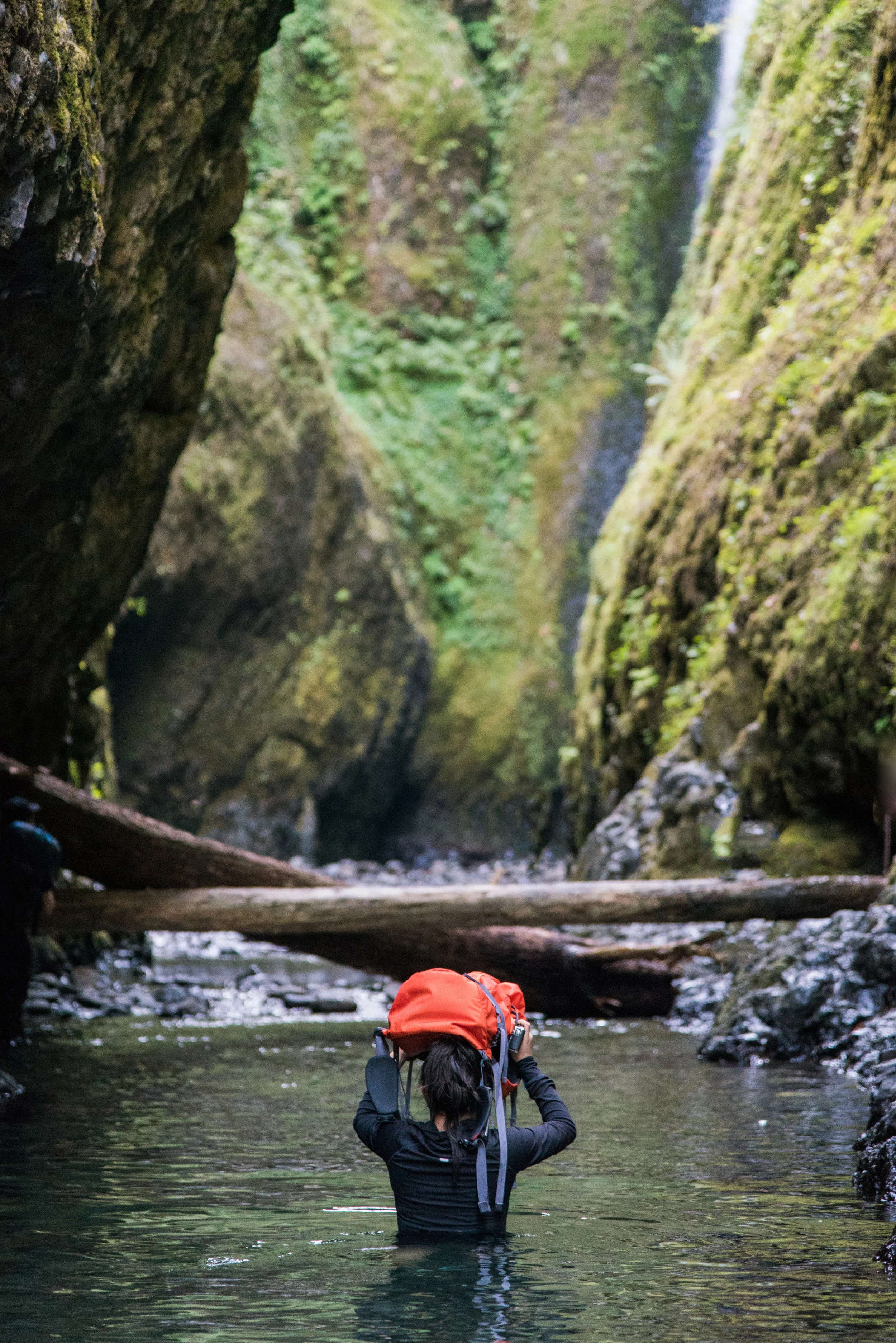  Short waist-chest deep section. Photo by  Waylan Khuu . 