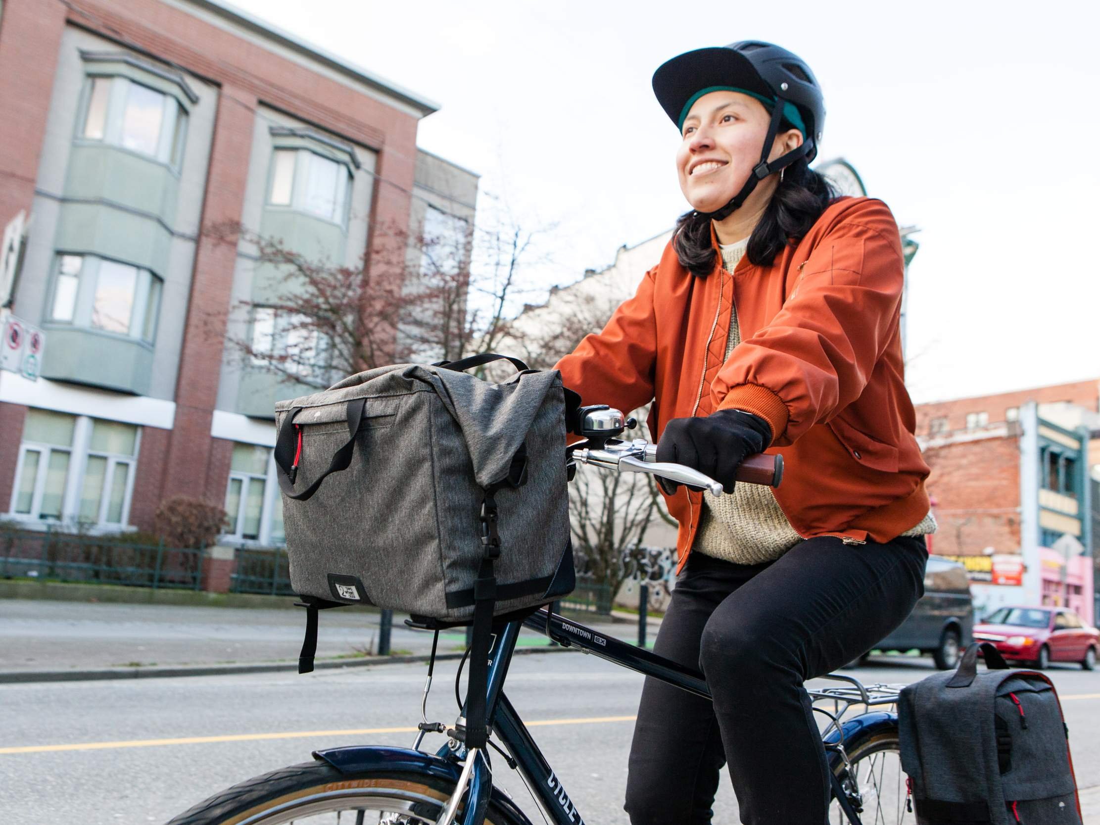 Two Wheel Gear - Dayliner Box Bag - Graphite Grey - On Bike Handlebars.jpg