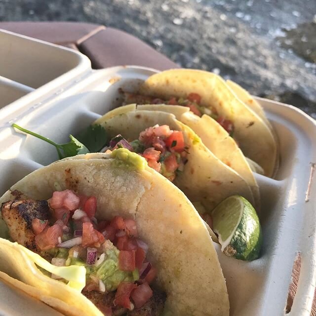 Blackened fish tacos @sebascoharbor! Ordered takeout, ate on their waterfront lawn. Perfect way to spend a Friday evening. #mainefood #mainecoast #maineresorts #themainefeed