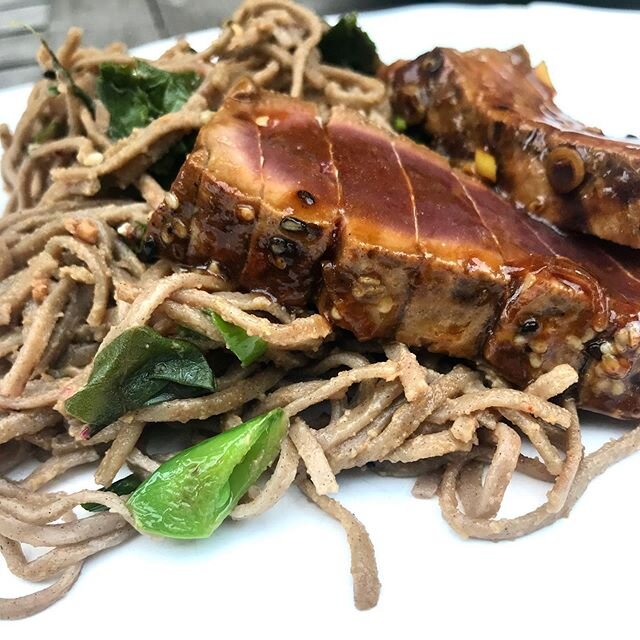 Gorgeous bluefin tuna from @soposeafood, sesame-crusted, soy-marinaded and a quick sear on the grill. Served with soba noodle salad, with beet greens and garlic scapes. #summerinmaine #themainefeedcooks #maineseafood #tunaseason #bluefin #eatitrare #